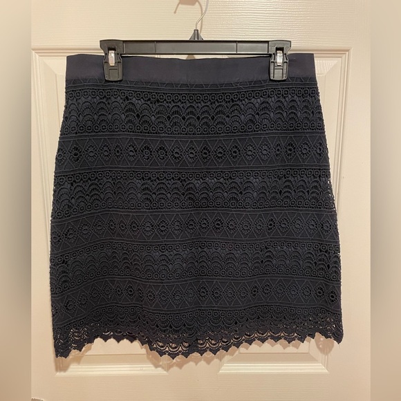LOFT Dresses & Skirts - LOFT Ann Taylor Navy Blue Lace Skirt‎ Size 10